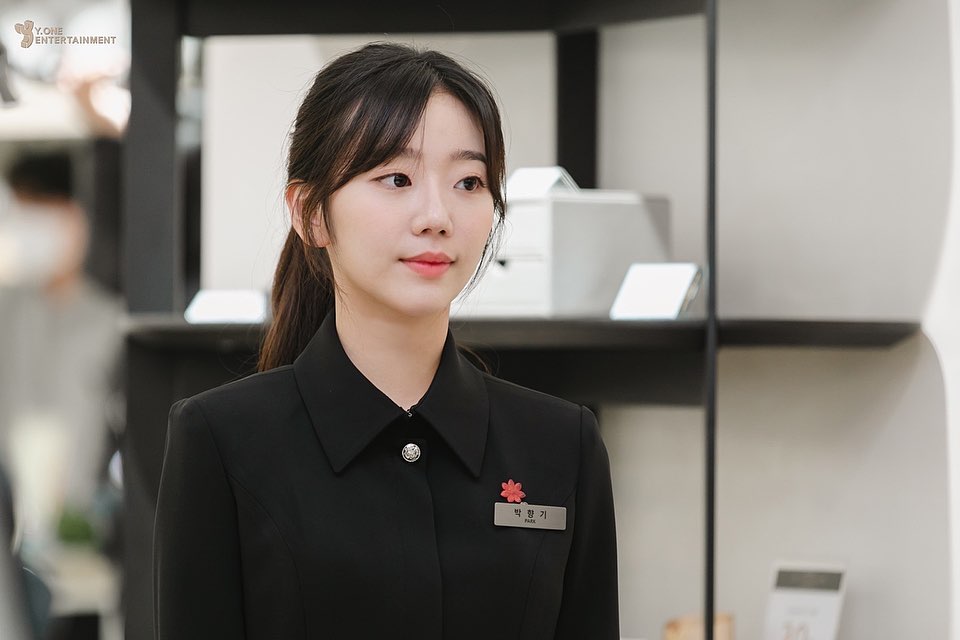 hyeweon__cagq's tweet photo. 향기🥰 https://t.co/jI07wp6ISl