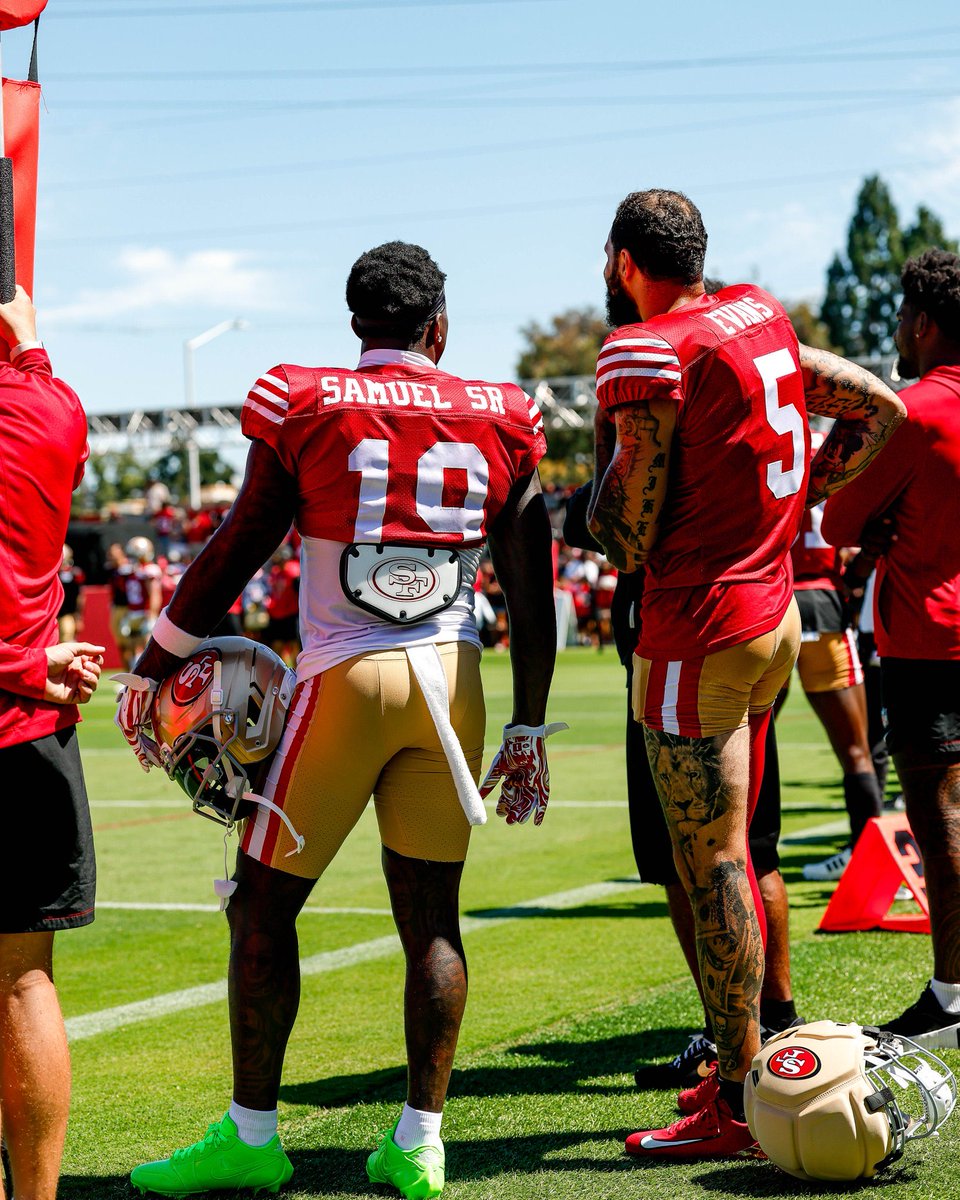 jesusguillermo's tweet photo. ¡Hola Deebo y Mike! @49ers | @NFL https://t.co/VCqjcVhdwm