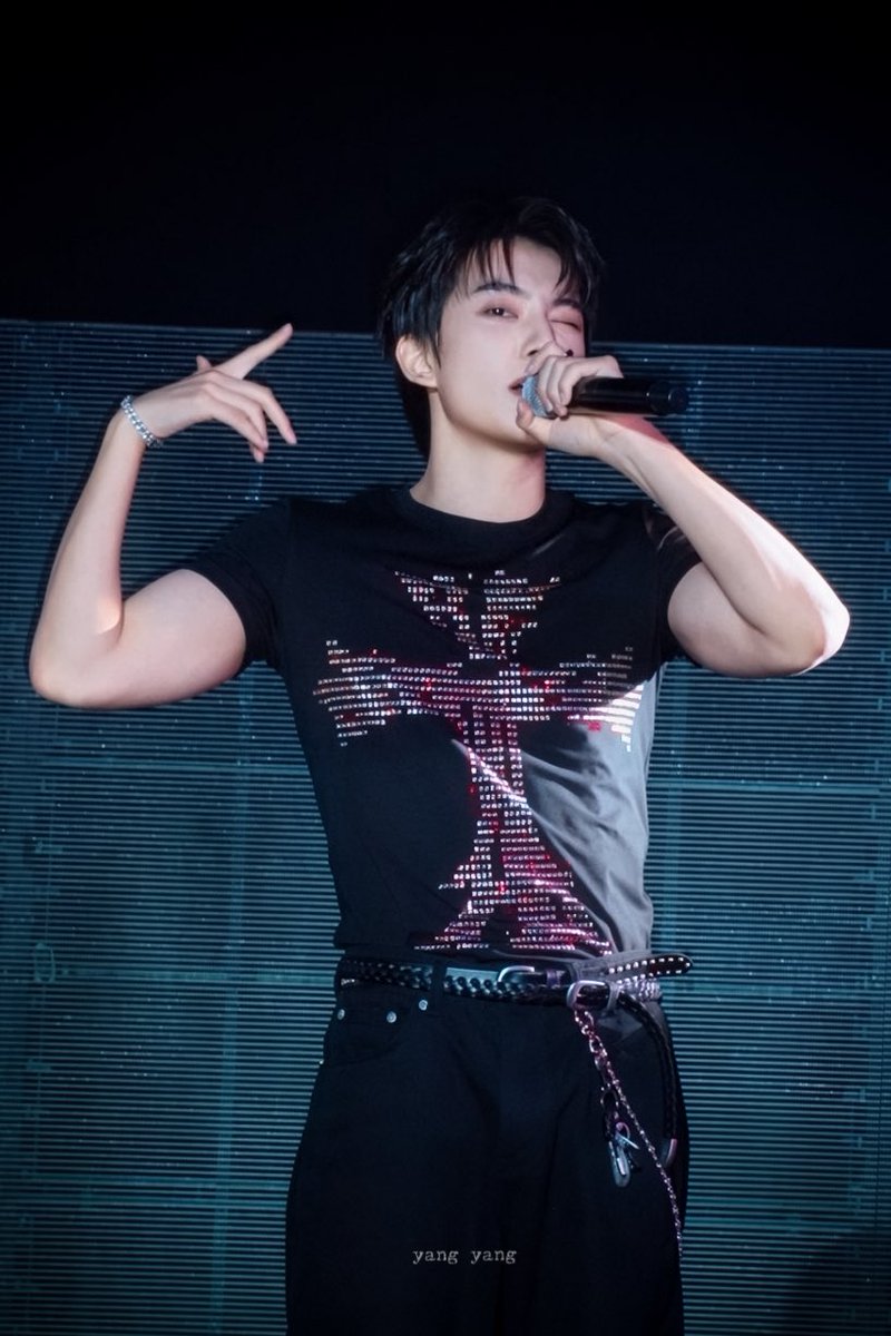 JM_0U0's tweet photo. 260802 #B1A4 D-DAY 콘서트

#공찬 #GONGCHAN https://t.co/rcGfMXkz1W