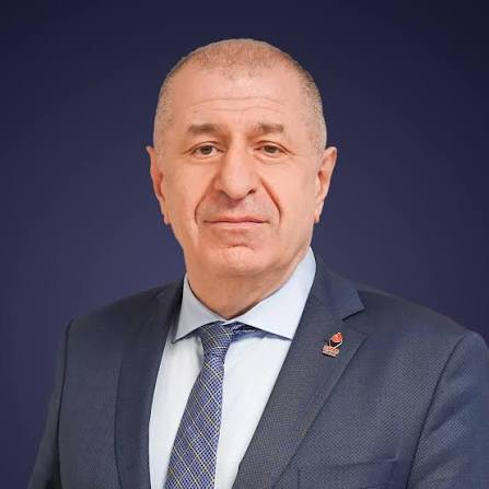 belhaberr's tweet photo. Ümit Özdağ, Ekrem İmamoğlu'na hakaret etti...

Ümit Özdağ:

♦️Ekrem İmamoğlu'nu Türkiye için ciddi bir tehdit olarak görüyorum.

Siyaset bilimciler Ümit Özdağ'a yüklendi.

♦️AKP iktidarı seni içeri attıktan sonra Suriyelileri bile göndermekten vazgeçtin. 

♦️Şimdi de Ekrem İmamoğlu'na mı sallıyorsun? 

♦️Türkiye için tek tehlike sensin.