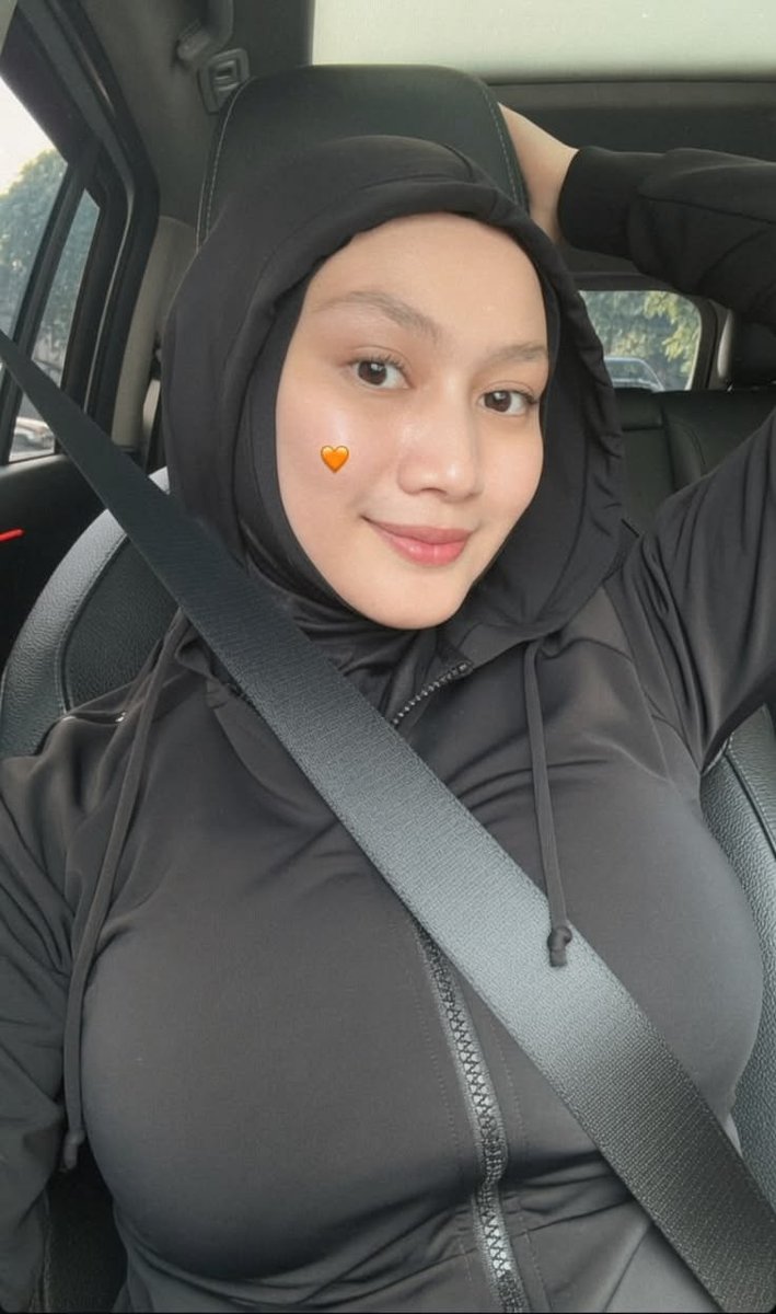 pecintahijabs's tweet photo. Melody Ex member JKT48 https://t.co/on9gNoYaUG