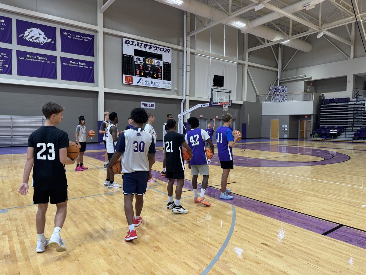sclark21_'s tweet photo. Blessed to have hosted prospect camp today. Gym filled with talented kids of high character. Thanks to all involved‼️ 

#STAC 🪵 https://t.co/blZcBnaxko