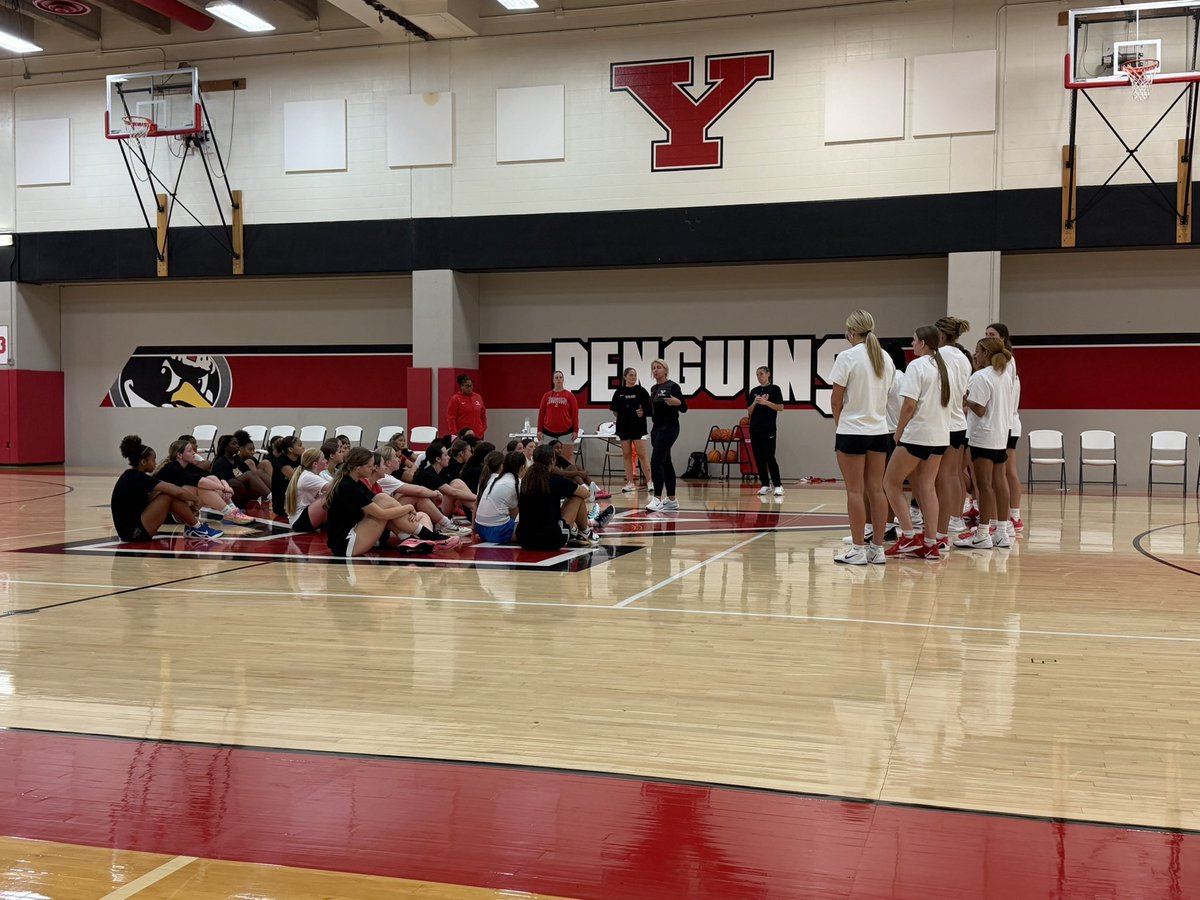 BrynnWard2029's tweet photo. Had an amazing experience at the Youngstown State Elite Camp! Thank you to the coaching staff for the opportunity and for a great day of learning, competing, and getting better!! @BryceMcKey @Legends_Bball https://t.co/4VmDtt6OGl