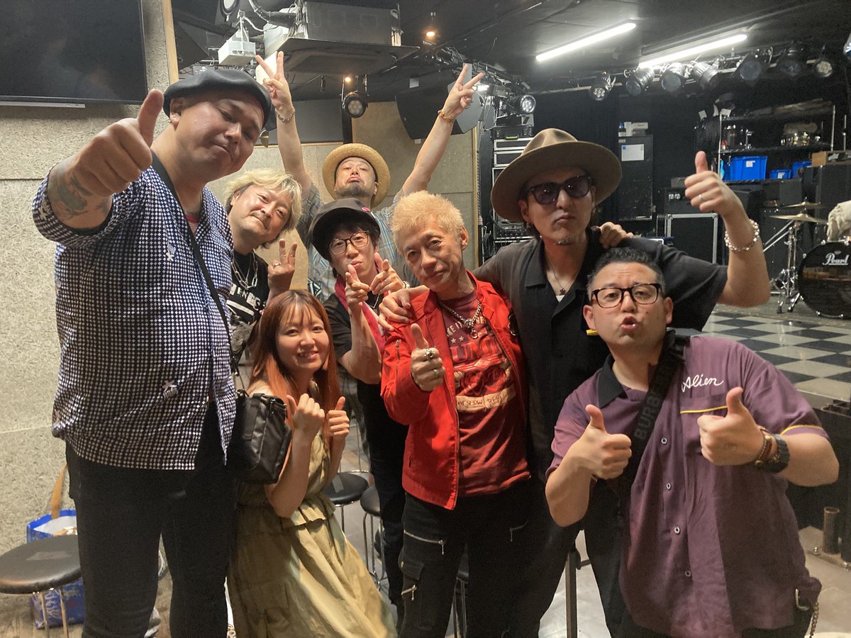 The_CALLINGS's tweet photo. 下北沢Flowers LOFT駆けつけてきてくれたみんなありがとう！

 THE CLASH愛に溢れる3バンド
きっちりO.Aの役目は果たせたかなと！

ここからThe CALLINGSはちょびっと夏休みに入ります
復帰戦は9月！
千葉と渋谷で吠えます

ヨロシク🔥 https://t.co/ZHl5mYGLHU