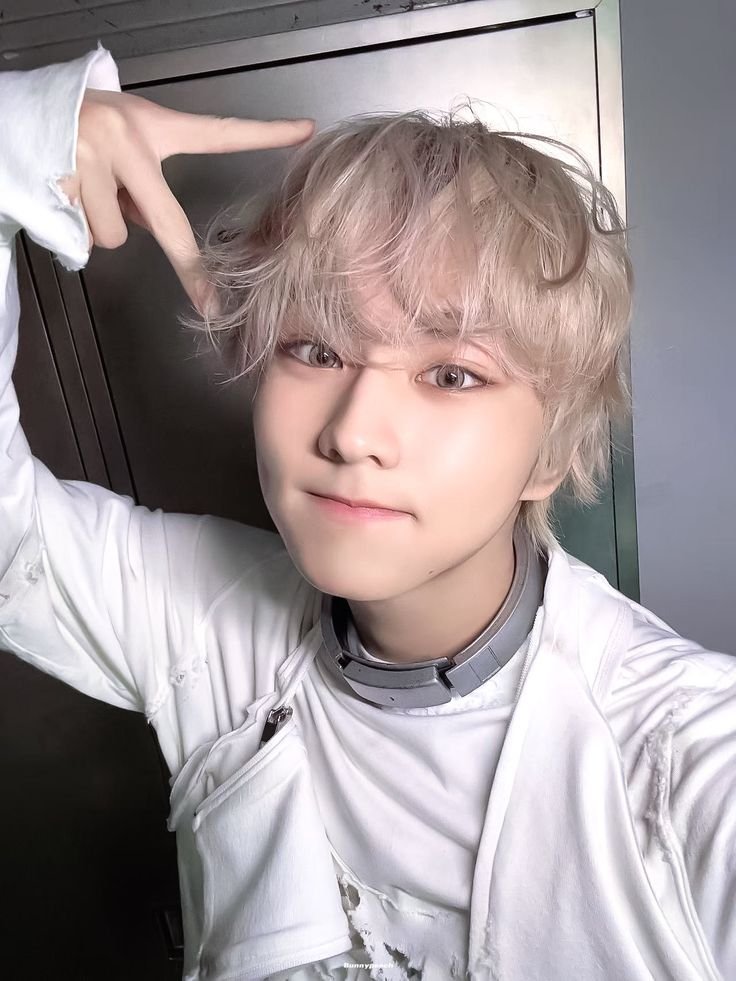 Gabscardcaptors's tweet photo. @heefillies Wonie chamou minha atenção primeiro e ckntinua sendo meu bias até hoje 👄 https://t.co/XBXRV3YzIT