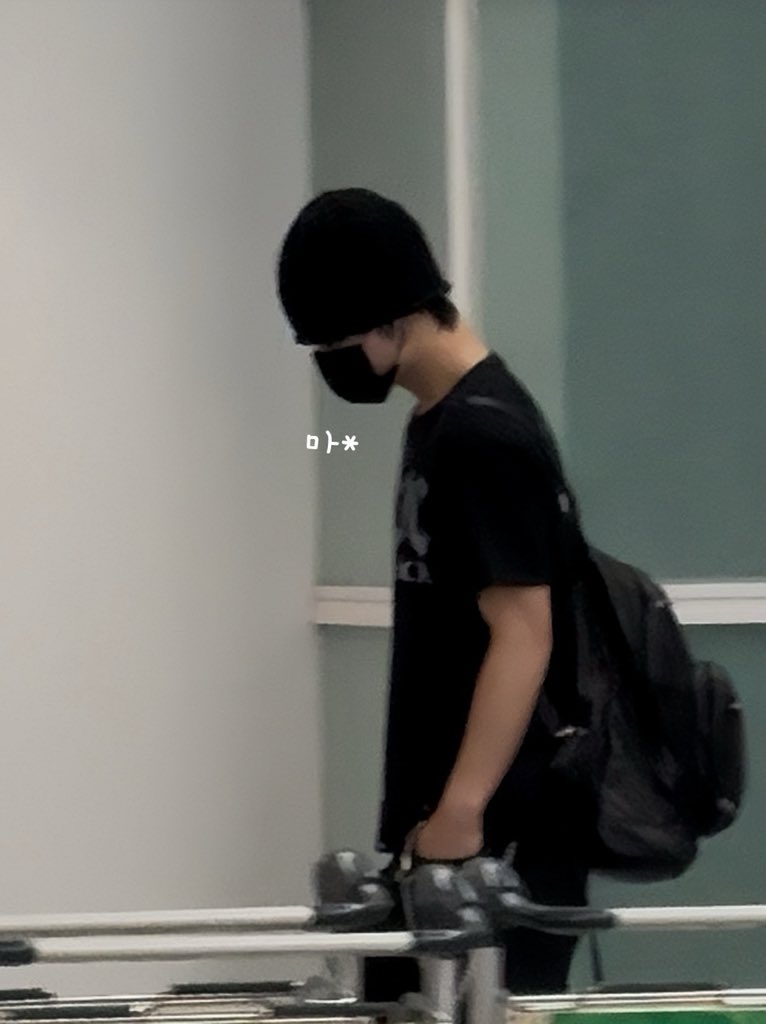 luvm_tre's tweet photo. 260803 treasure  지훈 출국 

NGO✈️

#지훈 #JIHOON #ジフン
#트레저 #TREASURE https://t.co/QbJVGZ8UC0