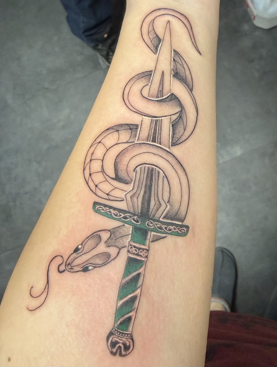 wethnkweknowyou's tweet photo. my Loki tattoo btw 💚 #loki #mywife https://t.co/EWZPpZGhh1