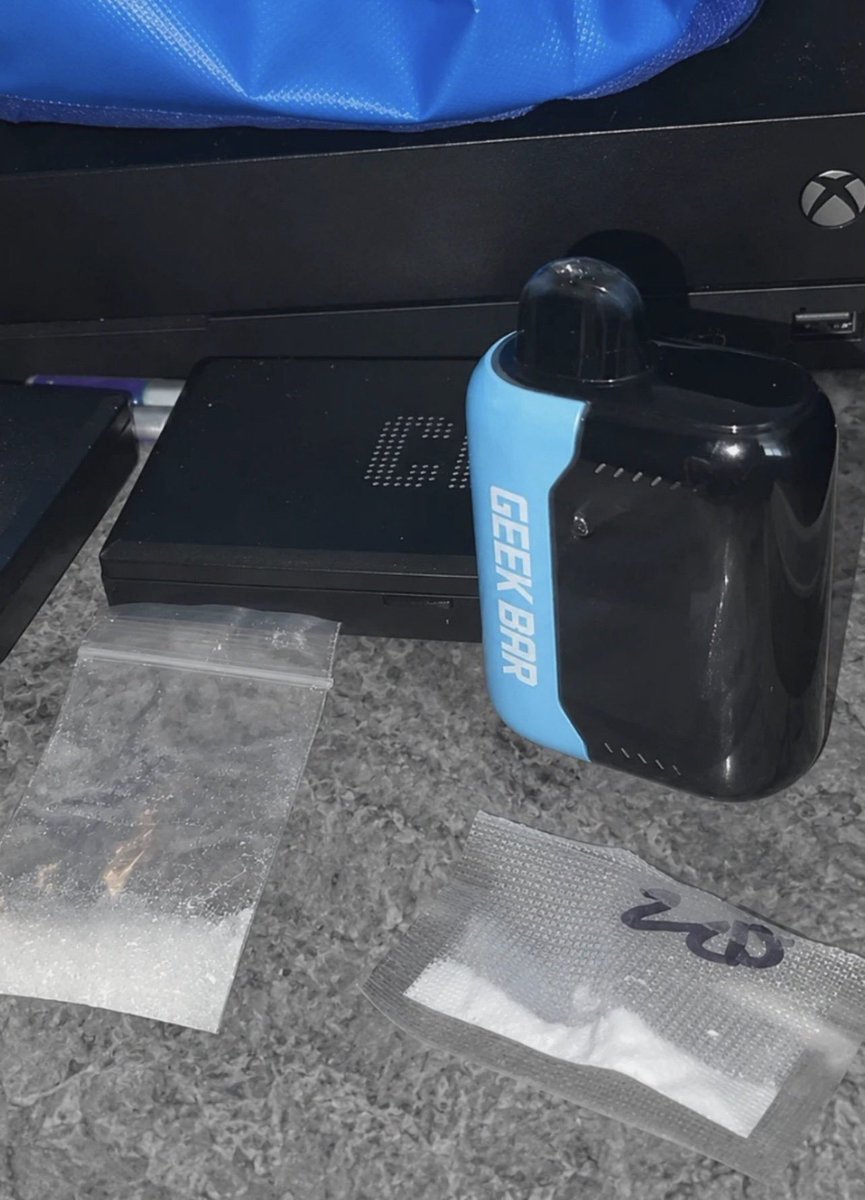 yunglb030's tweet photo. Not much, but the best I've ever had. 🧊😍 #drugtwt #shedtwt #meth #coketwt https://t.co/FILRkpM80K