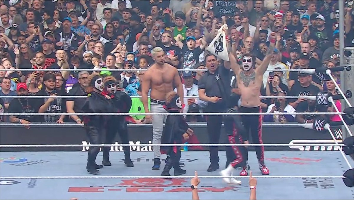 SmashleySuplex's tweet photo. Y’all are pissing me the hell off with all this Danhausen and Joe Hendry stupid ass clownery 🙄 #summerslam https://t.co/csccN3JtCw