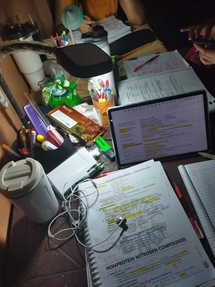 islaboards's tweet photo. late night studies https://t.co/6Ytq5qp0P8
