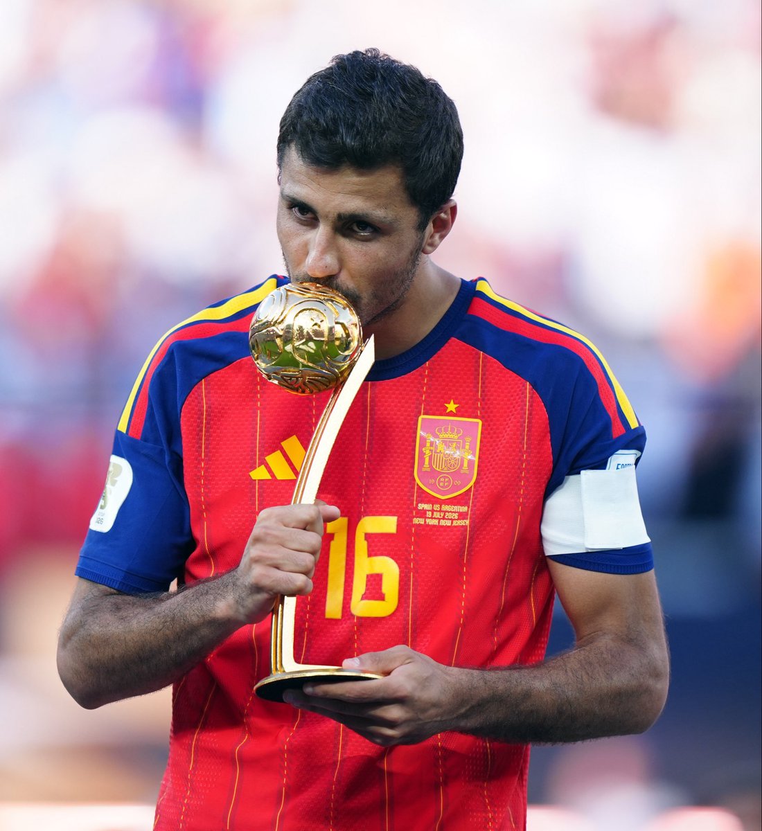 Messifirstborn's tweet photo. 🚨 BREAKING: Barcelona would be willing to pay €50m for Rodri if he wants to join the club.

— @Nilsola10 https://t.co/3RVhRYRXEf