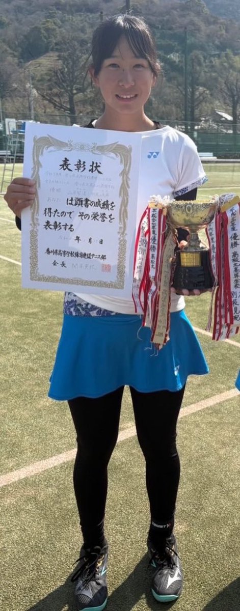 8j4sgt's tweet photo. 山本栞渚　17歳💕
現役S◯Kのかんなちゃん💕変態お姉ちゃんのせいで学校もインスタも顔も特定されて晒されてるの可哀想💕お姉ちゃんのせいで栞渚もオナペデビューしようね💕わかること全部晒すから💕
#オナペ https://t.co/E1fPzoUJZG
