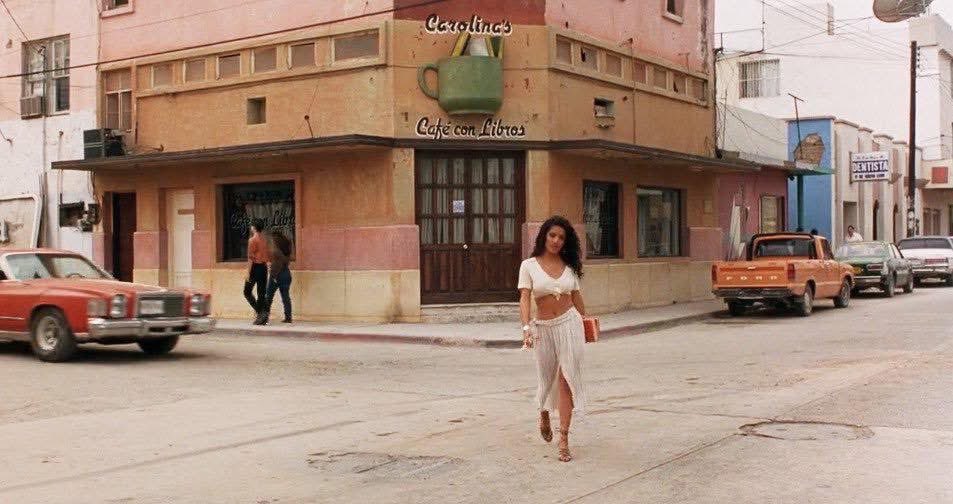 modernhistory's tweet photo. Salma Hayek in Desperado (1995) https://t.co/6IHDrtXxmm