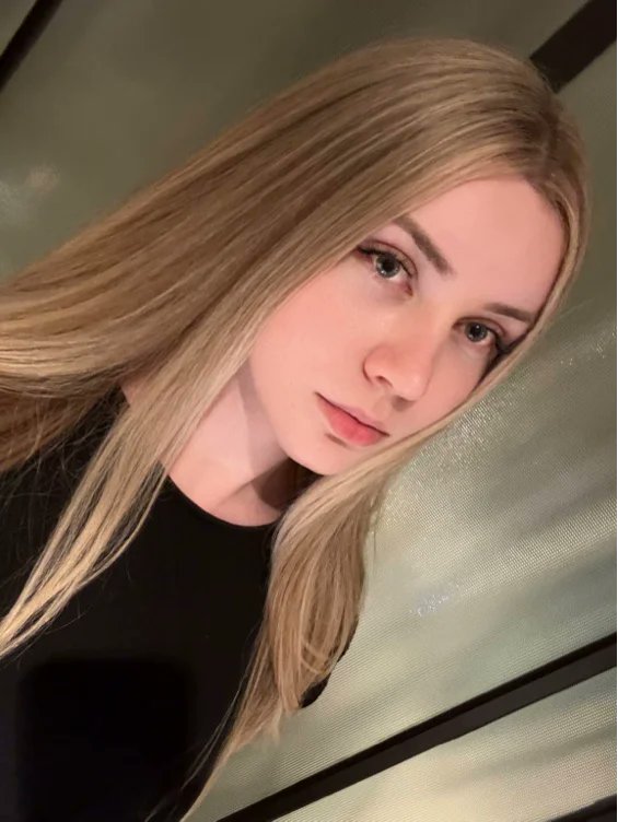 exposedbysierra's tweet photo. I just received New Lipgloss ($30 USD) from ifas66_ via Throne. https://t.co/7nCI8Auh9X https://t.co/5QLH7c46ro