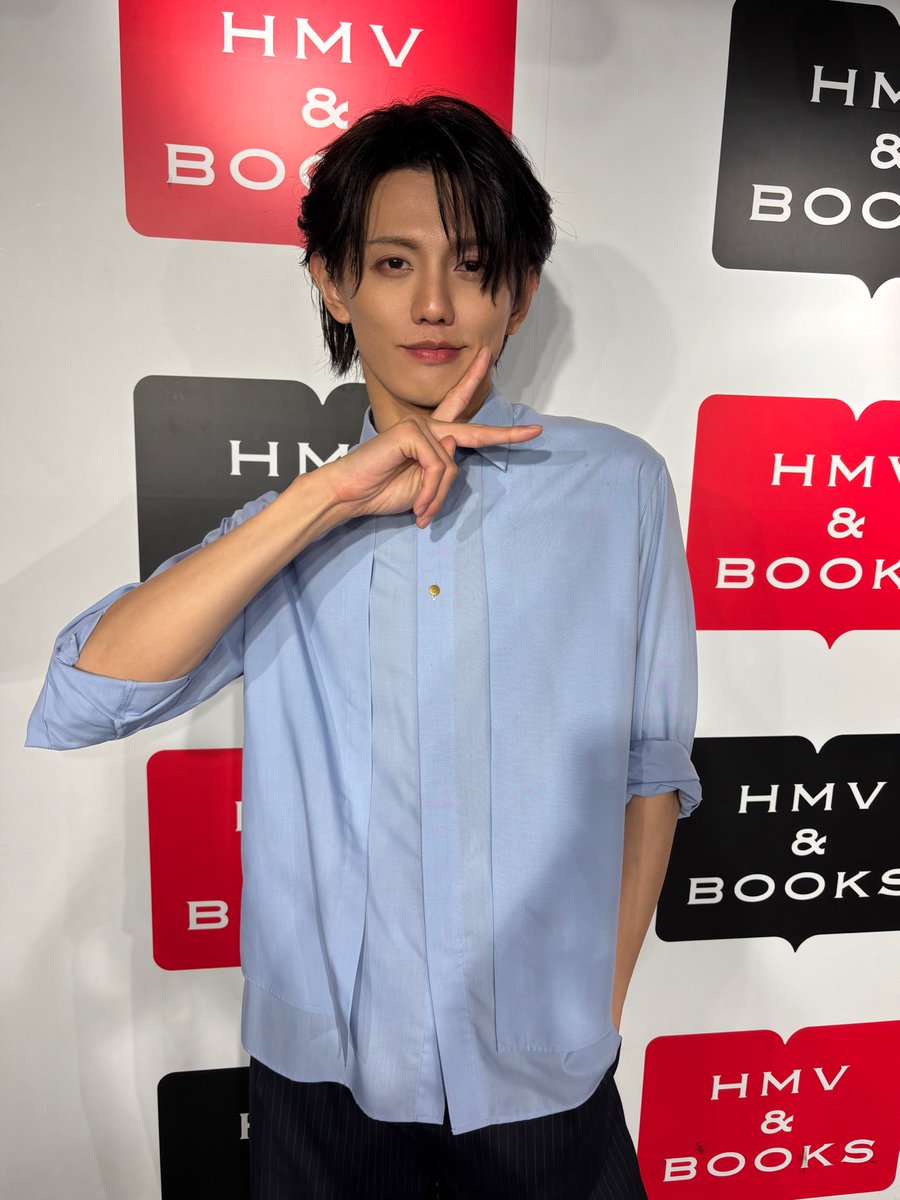 JUNON_jp's tweet photo. 『高橋怜也ファースト写真集 良夜』発売記念イベント 東京&大阪が無事に終了しました👏🫶

お越しいただいたみなさま、誠にありがとうございました🙇‍♀️
たくさん楽しめていただけましたでしょうか？

これにて写真集のイベントはすべて終了となります💃

記念すべき高橋さんのファースト写真集、
まだまだ見どころ満載ですので、たくさんみていただけたら、嬉しいです❤️

＃高橋怜也 ファースト写真集
＃良夜🌛

@RyoyaTakahashi_
