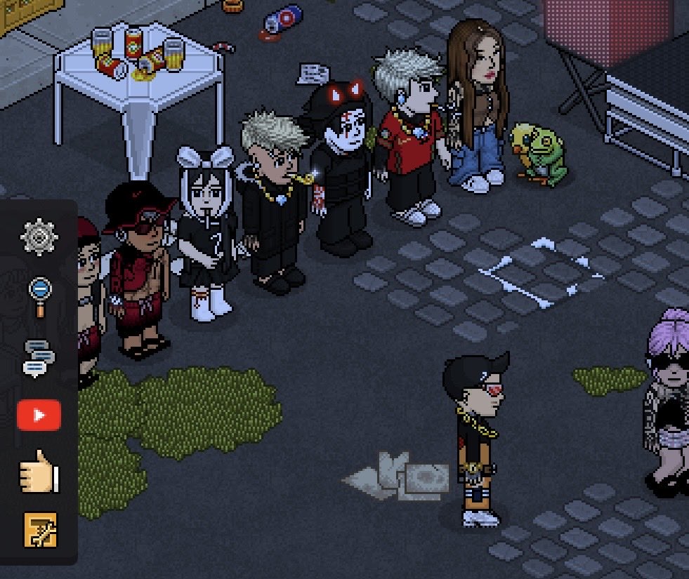 amarixx__'s tweet photo. Estão vendo o pinto abraçando a perereca? Só na resenha da 700 + a rádio OLDHABBLET 🤣💢🖤🧡 https://t.co/EOqLomNhhj
