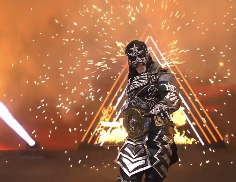 FadeAwayMedia's tweet photo. PENTA’S GEAR IS ABSOLUTELY AMAZING MAN 

🔥🔥🔥🔥🔥🔥🔥🔥🔥🔥🔥

#SummerSlam https://t.co/T1885LAhiQ