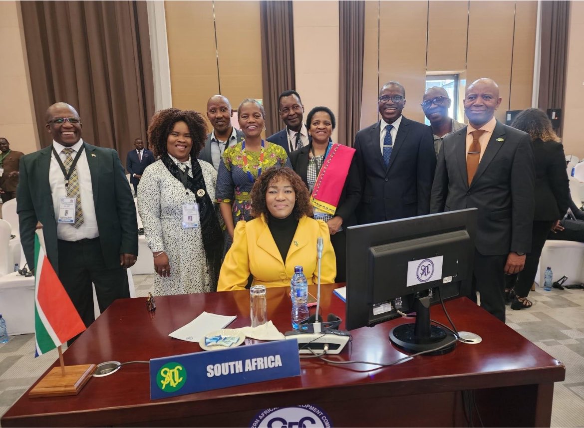 AngolaAgorf3's tweet photo. A África Austral prepara-se para a 46.ª Cimeira da SADC, que será realizada em Durban, África do Sul, reunindo líderes da região para discutir integração económica, infraestruturas, segurança alimentar e desenvolvimento sustentável. 🌍

#SADC #SouthAfrica #Durban https://t.co/p9jCXzjAIs