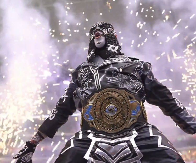 FadeAwayMedia's tweet photo. THESE SHOTS OF PENTA WERE BRILLIANT 

#SummerSlam https://t.co/ulqC4IYcCZ