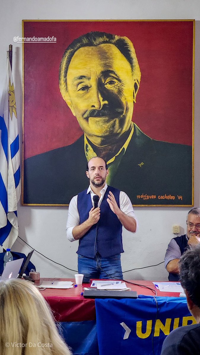 fernando_amado's tweet photo. Este fin de semana, Soriano nos recordó por qué vale la pena militar.

En Mercedes realizamos el Segundo Encuentro Nacional de UNIR y el primero en el interior del país. Llegaron compañeras y compañeros de distintos departamentos, con ideas, experiencias, que aportaron discusión honesta y ganas de construir. Hay mucha gente dispuesta a ponerle el cuerpo a una política que no se mire el ombligo.

UNIR nació para eso. Para recorrer el territorio y escuchar sin libretos cerrados. Para defender con lealtad lo que nuestro gobierno está haciendo bien, señalar lo que debe mejorar y transformar la insatisfacción en una agenda concreta de cambios.

Queremos construir una izquierda democrática, republicana y profundamente laica, que esté cerca de quienes más necesitan de la política y que nunca pierda de vista los problemas cotidianos de nuestra gente.

Esta fuerza no la construye una persona ni una banca en el Parlamento. Se construye desde abajo, entre todas y todos, con organización y convicciones.

Me fui de Soriano con más responsabilidad, pero también con mucha más esperanza. Tenemos militancia, tenemos ideas, tenemos futuro.

El camino recién empieza. Sigamos construyéndolo