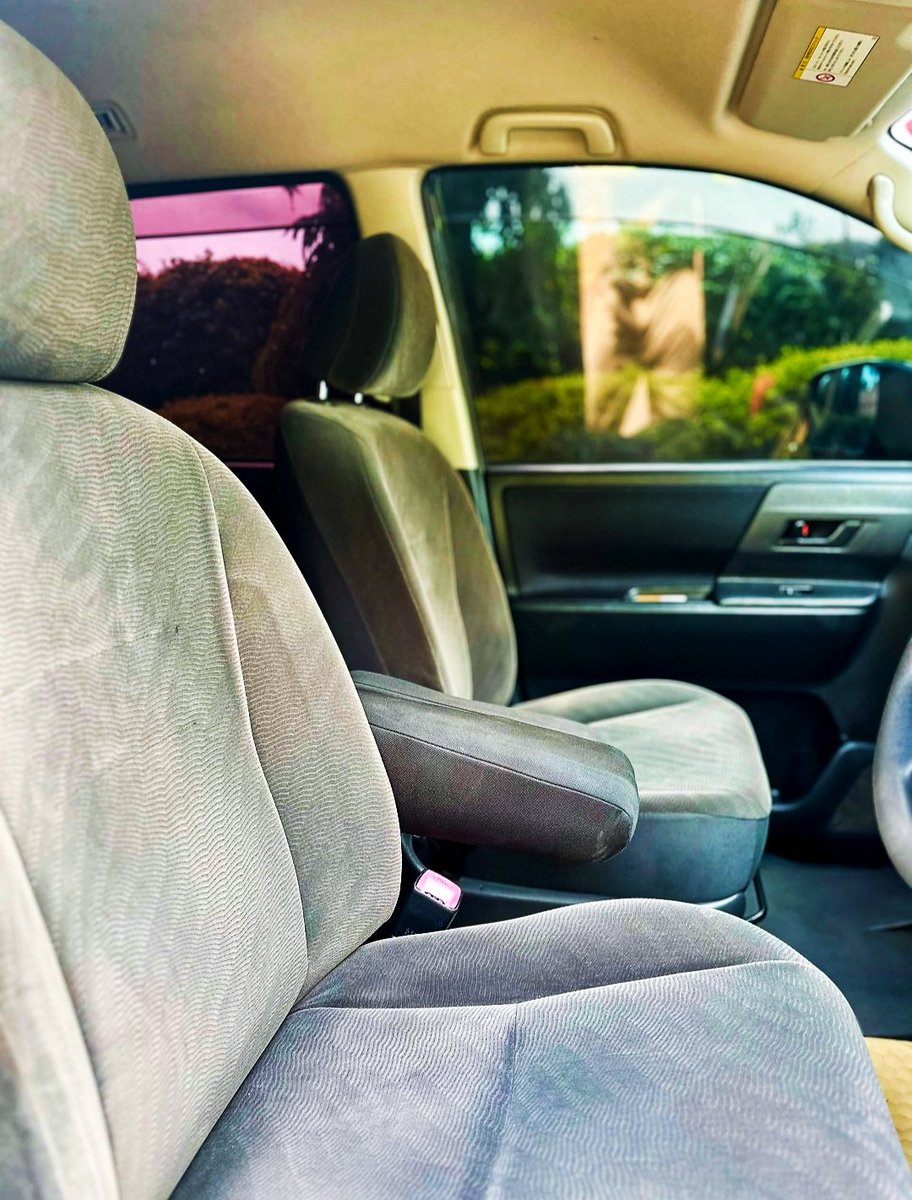 DriveNowUg's tweet photo. 🏦#BANK_SALE🏦
A moment to soften your trips has come to life in this new month as you own this Toyota Noah 2012 edition with a 5 seater space, uses petrol and has 2.2cc. This automatic unit has nothing to fix and it's negotiable after inspection. https://t.co/6iaVFYGcSz