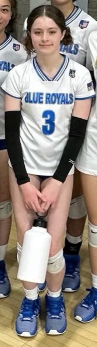 IRLbopLuver's tweet photo. Makayla Hansen is the cutest tight volleyball player https://t.co/mlJ9LDldb2