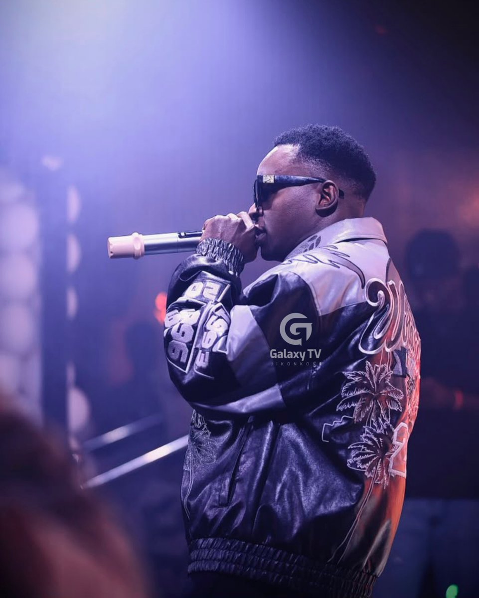 GalaxyTVUg's tweet photo. ‘Angella’ Sensation @JohnBlaqMusic is giving the #DJNimrodAllWhiteParty a performance for the history books! 

#ZzinaLifestyle https://t.co/vLtOBbrEqG