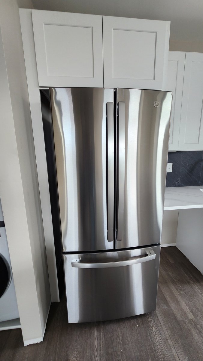 VousOnElm's tweet photo. We're making progress on New Hampshire’s first skyscraper. Appliances are being installed and now is the perfect time to choose the best apartment for vous. Applying now will give you more layouts to choose from. https://t.co/PEHyH4aMJl