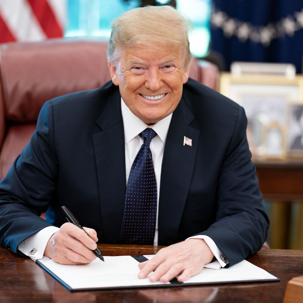 Cointelegraph's tweet photo. 🇺🇸🇯🇵 TODAY: President Trump says the US stepped in to support the Japanese yen as "a signal of friendship." https://t.co/CXmJOvwt0U