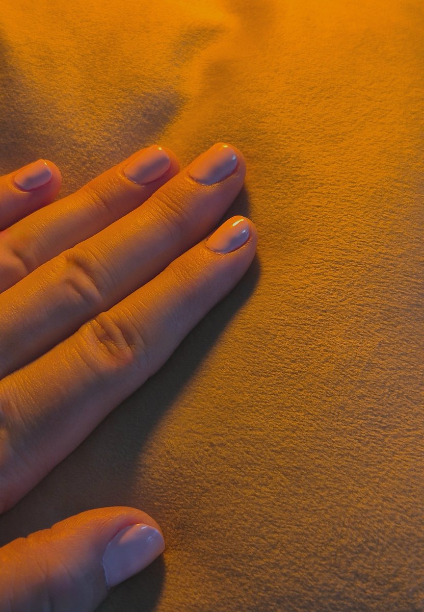 thealynabanks's tweet photo. My nails are healthy &amp; strong again 💅 https://t.co/BjdiVBwCFN
