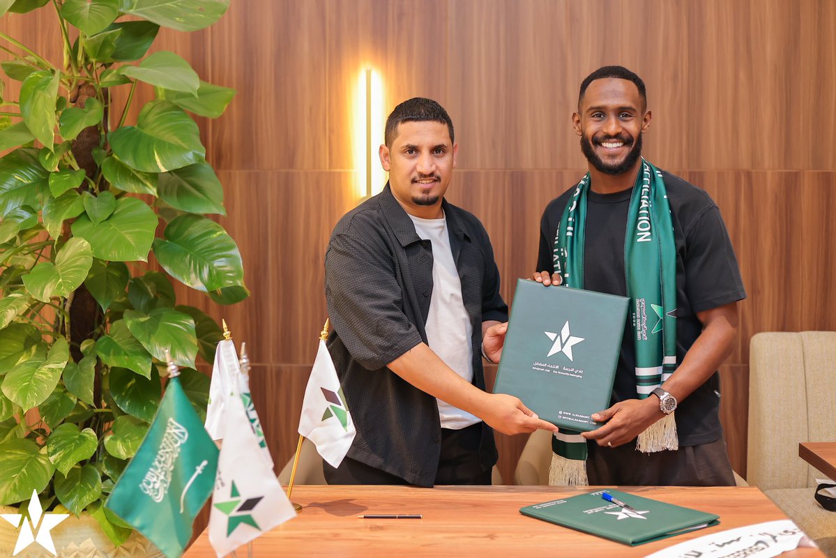 alnajmahfc's tweet photo. اهلاً عمر🤩💚

#نجمة_عنيزة
#نادي_النجمة_الانتماء_المفضل https://t.co/eXQnQlTnm2
