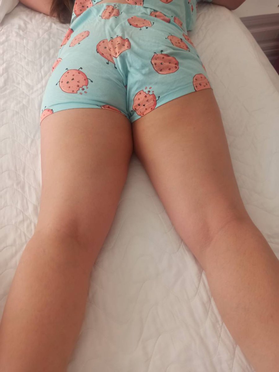 Nicollyfx7's tweet photo. No way she sleepy that way... i just take these pictures... Check bio 📷 https://t.co/Q4liUjO7X7