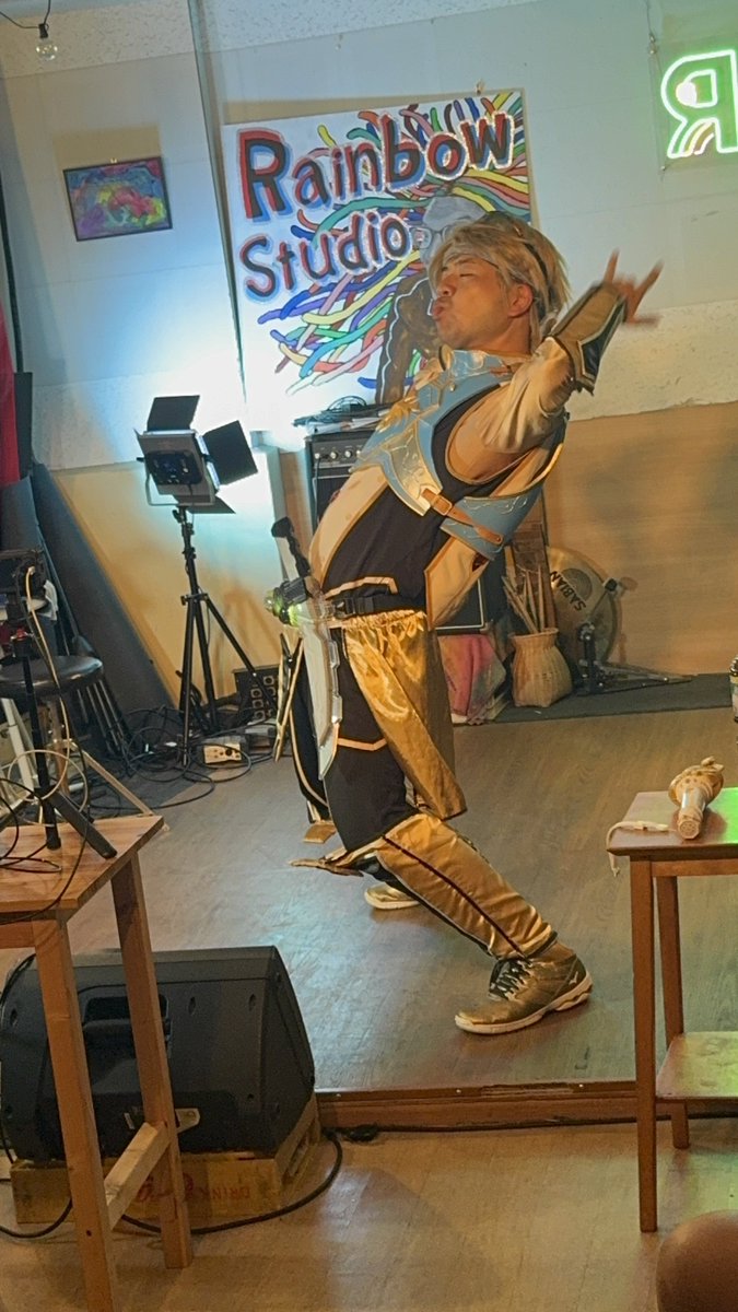 ho_ri_yu's tweet photo. ダイアモンドパワー
この日の主役。
さすがに動画で見てほしいシーンを偶然抑えたのでお裾分けします。

そ　ん　な　こ　と　あ　る　？

#エアギター https://t.co/k9PPdO77Fi