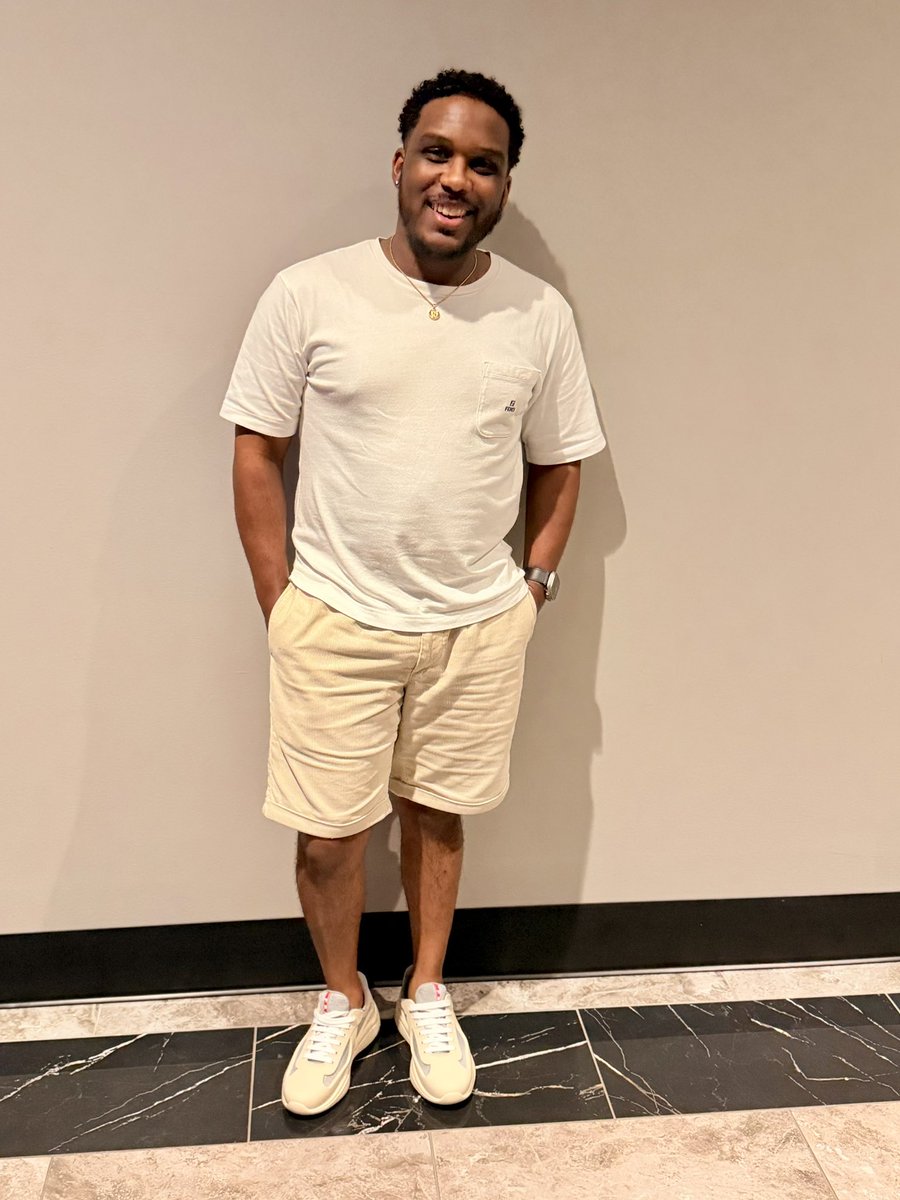 riqoandreas's tweet photo. Your short king checking in 😏 https://t.co/YbM3FXB2O3