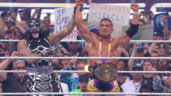 LIV4gold's tweet photo. مستحقههه😭❤️
#summerslam https://t.co/F2ONhoUV7n