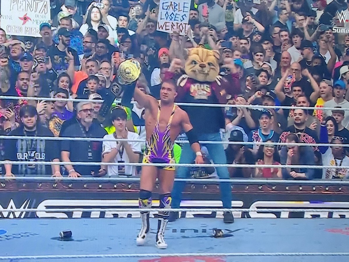CocaineSummers's tweet photo. Well Deserved Chad!!!
#SummerSlam https://t.co/KtHOcjVDvU