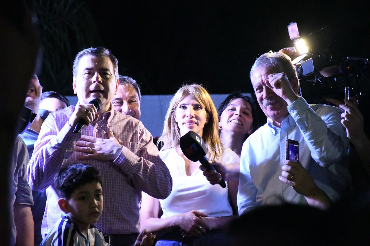 GZamoraSDE's tweet photo. Muchísimas gracias a todos los hermanos santiagueños que hoy acompañaron nuevamente con su voto de confianza a este proyecto político provincial de unidad que es el Frente Cívico por Santiago!!!
Un abrazo  a todos los espacios políticos, dirigentes y militantes por  tanto compromisos, el esfuerzo y la convicción demostrada!!
Felicitaciones a todos los que fueron electos,  y a todos los que participaron de esta fiesta democrática, más allá de los resultados.
Gracias también a los que piensan distinto…un abrazo fraterno y mi compromiso  inquebrantable para construir juntos esa tierra de progreso con posibilidades para todos, Santiago del Estero!!!
Que Dios nos guíe e ilumine  siempre !!!