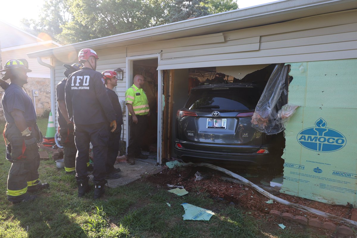 IFD_NEWS's tweet photo. 6:31 PM - Fortunately no injuries after a driver accidentally drove through his home while trying to unload some firewood in his back yard at 3629 Ribbon Drive. The man had a trunk full of firewood which he was looking to remove from the car directly onto the wood pile. The man https://t.co/IC8UXXvvr0