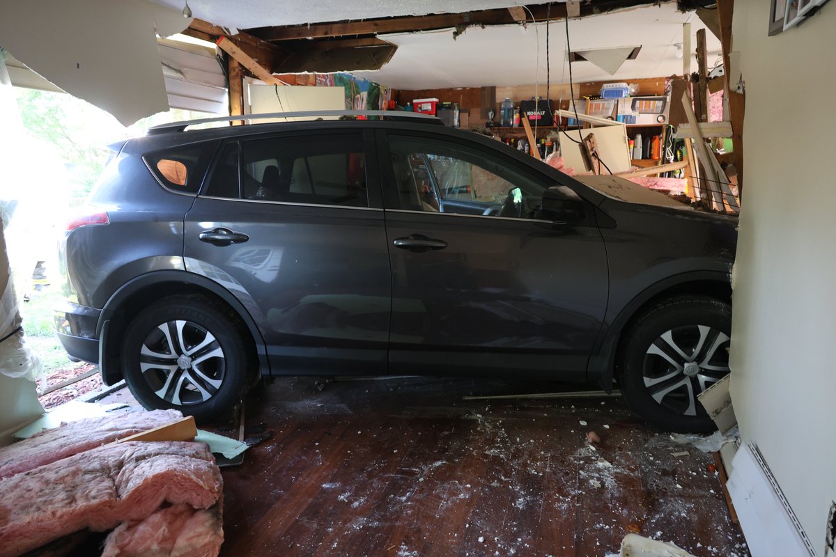 IFD_NEWS's tweet photo. 6:31 PM - Fortunately no injuries after a driver accidentally drove through his home while trying to unload some firewood in his back yard at 3629 Ribbon Drive. The man had a trunk full of firewood which he was looking to remove from the car directly onto the wood pile. The man https://t.co/IC8UXXvvr0