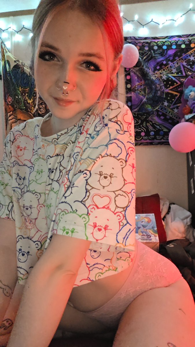 LilCareBear03's tweet photo. Gatekeeping the rest for my IG 🙈 i look so cutesy https://t.co/iOIXl3OzkT