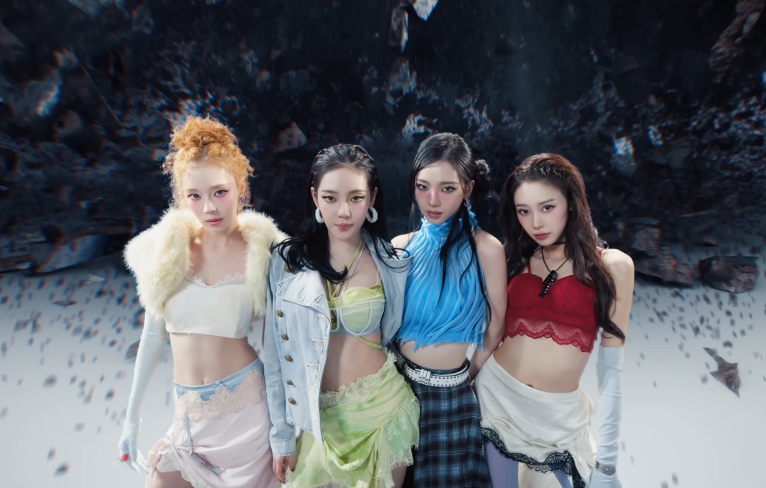 kchartsmaster's tweet photo. Top 10 songs on MelOn TOP100 currently:

#1 RESCENE - LOVE ATTACK
#2 I.O.I - Suddenly
#3 CORTIS - REDRED
#4 aespa - LEMONADE
#5 RESCENE - Pretty Girl
#6 ILLIT - It's Me
#7 TAEYEON - Bansanka
#8 RESCENE - Deja Vu
#9 YENA - Catch Catch
#10 ATEEZ - BAD https://t.co/JAu6ap0ukM