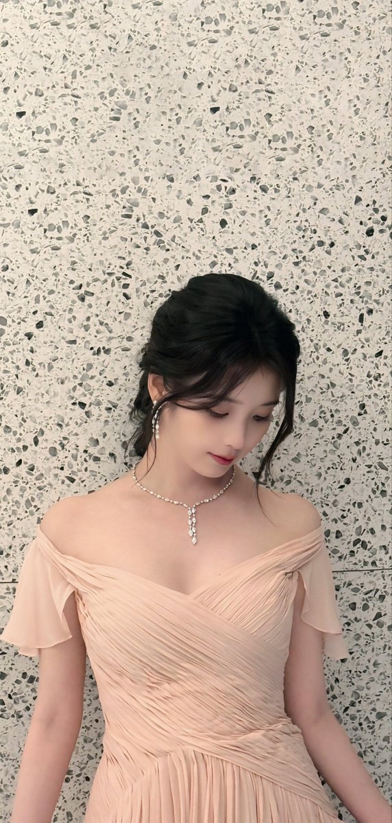 wyjc516's tweet photo. 아이유시
청룡시리즈어워즈 
mobile wallpaper 
#아이유 #IU https://t.co/P5sr7gquYX
