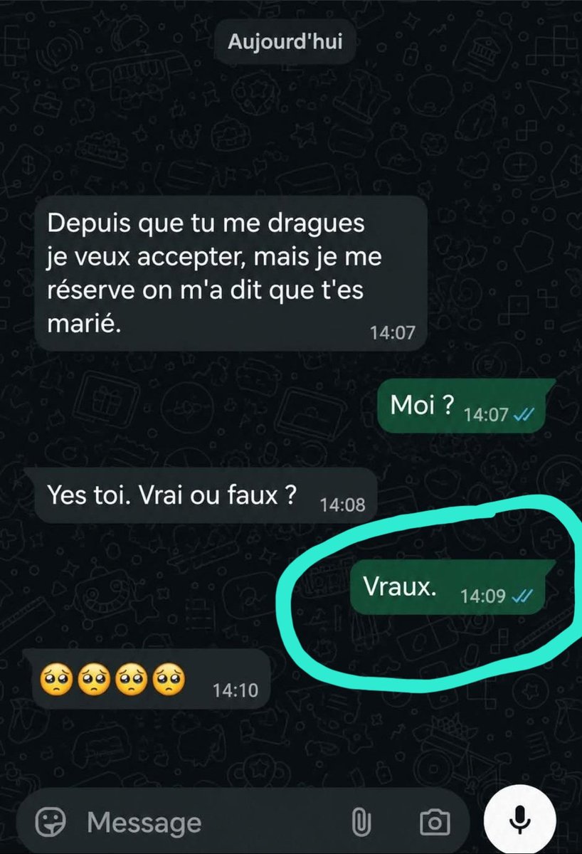 isaackitsongo07's tweet photo. Quand tu veux accepter mais on te dit qu'il est marié... 
Et que le gars confirme : " Vraux." 😂
Les 🥺🥺 tombent direct.
Respectez les foyers svp ❤️
🤣🤣🤣🤣🤣🤣🤣🤣🤣🤣 https://t.co/6VdEmP7Wzr