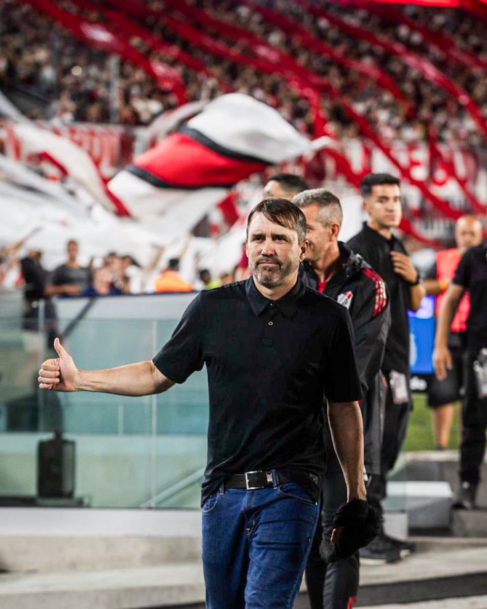 CarpetaMillo_'s tweet photo. Acaba de entrar en el top 5 de los peores entrenadores de la historia del club.

Cagón, pecho frío y forro. ANDATE https://t.co/HrhMhMfmF2