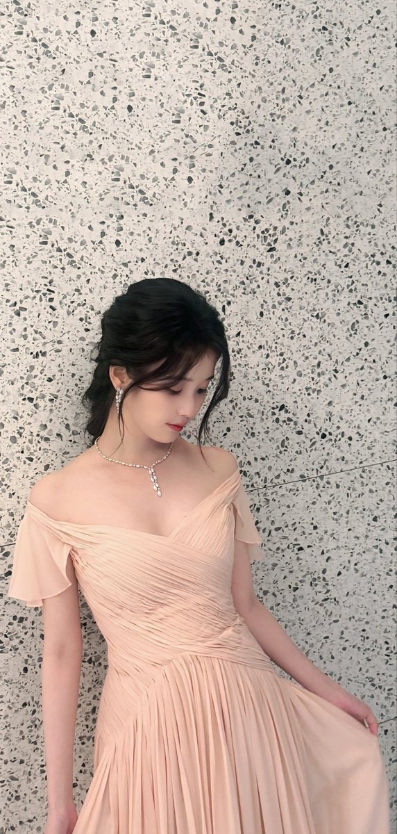 wyjc516's tweet photo. 아이유시
청룡시리즈어워즈 
mobile wallpaper 
#아이유 #IU https://t.co/P5sr7gquYX
