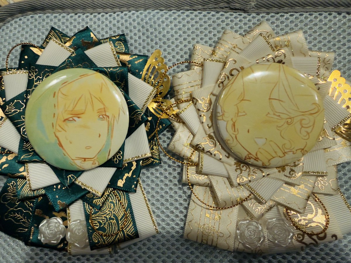 ceruvbluu's tweet photo. FrUK ita bag incoming… I LOVE THEM SO MUCHH 😭😭💔 #hetalia #FrUK https://t.co/Rf1CWYoinX