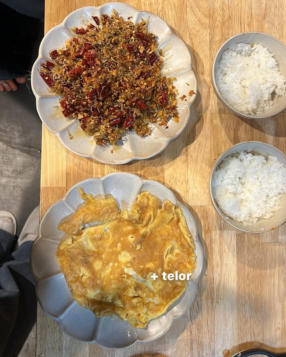 tamuMARIAT's tweet photo. good morning, selamat hari SENIN! yang belum sarapan sini yuk dateng ke my cabin gw, kita sarapan bareng udah aku masakin!😋🍳 https://t.co/B3E2rizF8S