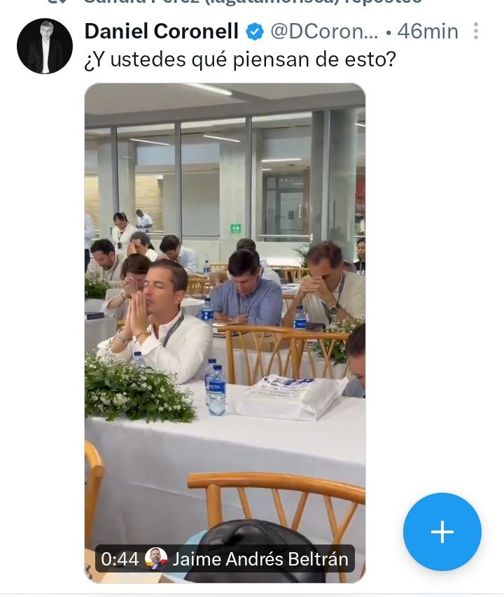 Oscar16720574's tweet photo. A @DCoronell se le hace raro un grupo de personas orando pero no se le hace raro el enriquecimiento ilícito de muchas personas en el Gobierno Petro, ni nombramientos a última hora, ni investigaciones que no avanzan.
Tiene un poquitico invertidos los valores este man. https://t.co/3X0JdTpHyI
