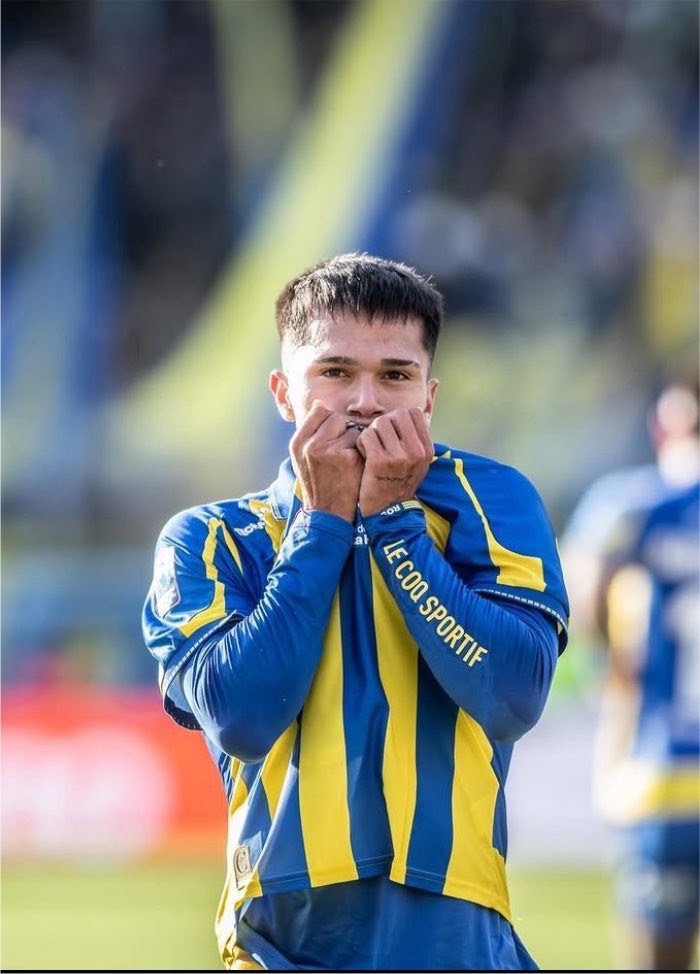 _fabrilopezzz_'s tweet photo. #Central El partido de Ovando y el de Cantizano, es una señal de que el club tiene que insistir con los pibes de las inferiores. Un mensaje para que Almirón nunca más ponga a sus jugadores(Pol y Pizarro) y ponga a los pibes. https://t.co/HPHNHfj72A