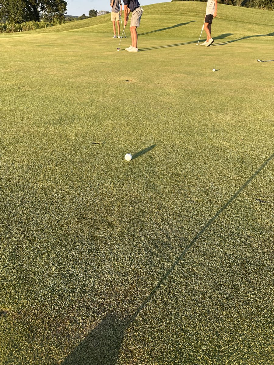 burlesonenjoyer's tweet photo. Trying to figure out if this putt goes left to right or if she thinks about me as much as I think about her https://t.co/rxC00sf4hq